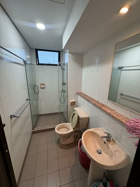 Fernwood Towers, 24 Fernwood Terrace, 3 Bedrooms, 1,636 sqft, Condominium For Sale, by Celine Tong, 500140798 - Bathroom - PropertyGuru.com.sg