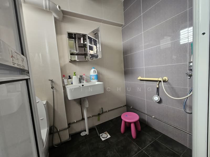 934 Jurong West Street 91, 934 Jurong West Street 91, 3 Bedrooms, 1,120 sqft, HDB Flat For Rent, by Alvin Chung, 500140807 - Bathroom - PropertyGuru.com.sg