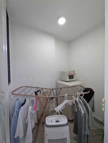 Symphony Suites, 1 Yishun Close, 4 Bedrooms, 1,023 sqft, Condominium For Sale, by Daniel Gay, 500140826 - Utility Room - PropertyGuru.com.sg