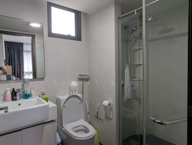 Symphony Suites, 1 Yishun Close, 4 Bedrooms, 1,023 sqft, Condominium For Sale, by Daniel Gay, 500140826 - Ensuite Bathroom - PropertyGuru.com.sg