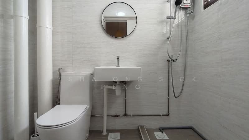 236 Bishan Street 22, 236 Bishan Street 22, 4 Bedrooms, 1,485 sqft, HDB Flat For Rent, by Aysha Ong Siok Peng, 500140828 - Master Bathroom - PropertyGuru.com.sg