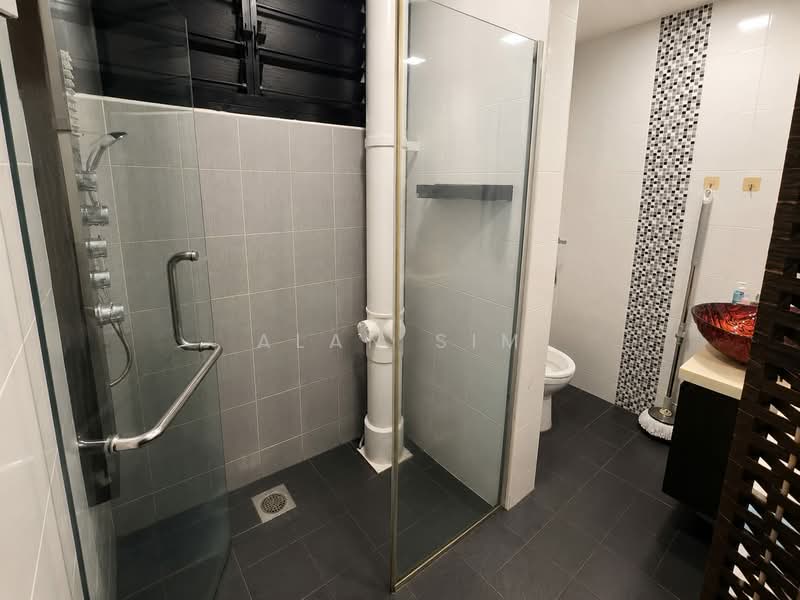 618 Bedok Reservoir Road, 618 Bedok Reservoir Road, 2 Bedrooms, 621 sqft, HDB Flat For Rent, by Alan Sim, 500140830 - Bathroom - PropertyGuru.com.sg