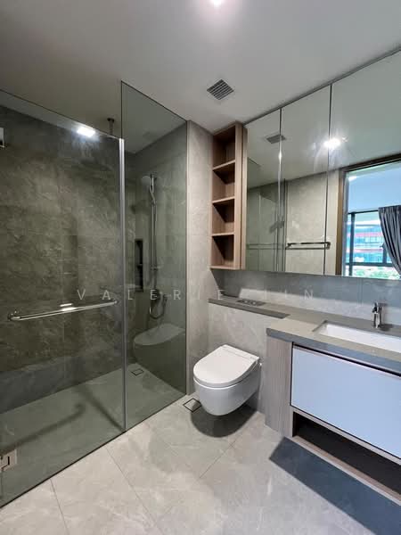 One-North Eden, 8 Slim Barracks Rise, 2 Bedrooms, 689 sqft, Condominium For Rent, by Valerie Jin, 500140851 - Bathroom - PropertyGuru.com.sg