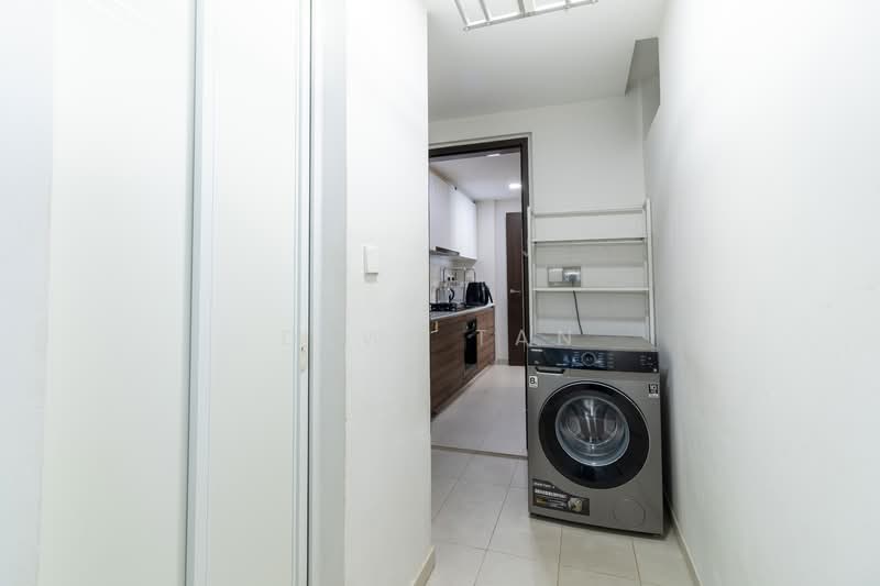 The Brownstone, 160 Canberra Drive, 3 Bedrooms, 990 sqft, Executive Condominium For Sale, by Dewi Tan, 500140852 - Corridor - PropertyGuru.com.sg