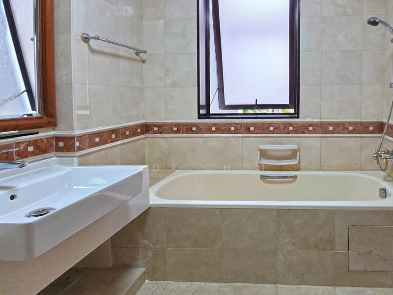 Seasons Park, 499 Yio Chu Kang Road, 3 Bedrooms, 1,292 sqft, Condominium For Rent, by Judy Choi, 500140872 - Master Bathroom - PropertyGuru.com.sg