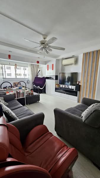 139 Bedok North Avenue 3, 139 Bedok North Avenue 3, 3 Bedrooms, 1,258 sqft, HDB Flat For Sale, by LH Sim, 500140883 - Living Room - PropertyGuru.com.sg