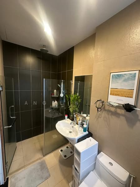Blu Coral Condo, 129 Lorong L Telok Kurau, 3 Bedrooms, 1,195 sqft, Condominium For Rent, by Angelin Loh, 500140893 - Bathroom - PropertyGuru.com.sg