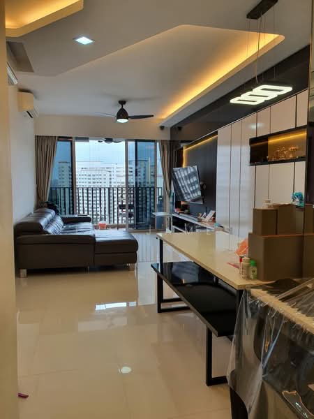 Heron Bay, 55 Upper Serangoon View, 4 Bedrooms, 1,281 sqft, Executive Condominium For Sale, by Lim James, 500140904 - Living Room - PropertyGuru.com.sg