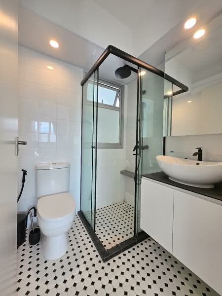 116A Jalan Tenteram, 116A Jalan Tenteram, 2 Bedrooms, 721 sqft, HDB Flat For Sale, by Ferlicia Lim, 500140910 - Bathroom - PropertyGuru.com.sg