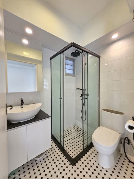 116A Jalan Tenteram, 116A Jalan Tenteram, 2 Bedrooms, 721 sqft, HDB Flat For Sale, by Ferlicia Lim, 500140910 - Bathroom - PropertyGuru.com.sg
