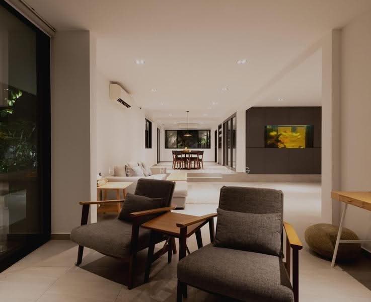 PHOENIX HEIGHTS, , 6 Bedrooms, 4,000 sqft, Semi-Detached House For Sale, by Henry Ong, 500140916 - PropertyGuru.com.sg