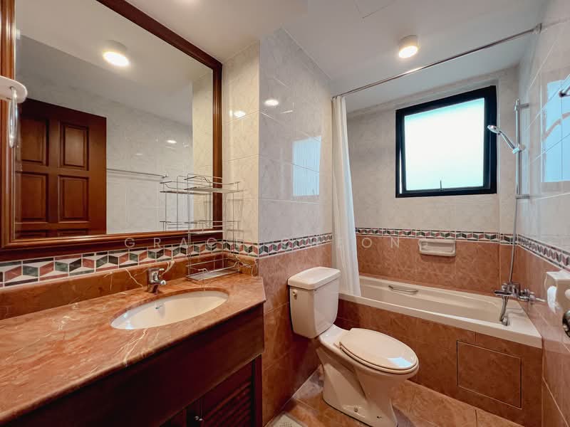 Simsville, 2 Geylang East Avenue 2, 4 Bedrooms, 1,528 sqft, Condominium For Sale, by Grace Cheong, 500140921 - Master Bathroom - PropertyGuru.com.sg