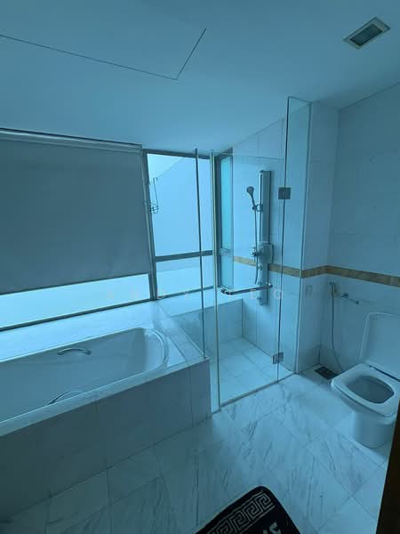 The Light @ Cairnhill, 19 Cairnhill Circle, 3 Bedrooms, 1,658 sqft, Condominium For Rent, by Andy Teo, 500140927 - Bathroom - PropertyGuru.com.sg