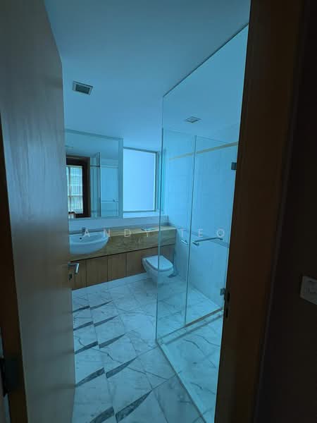 The Light @ Cairnhill, 19 Cairnhill Circle, 3 Bedrooms, 1,658 sqft, Condominium For Rent, by Andy Teo, 500140927 - Bathroom - PropertyGuru.com.sg