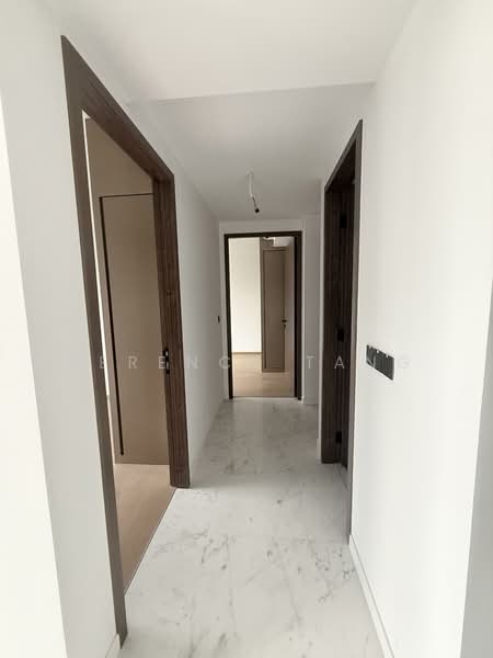 Sceneca Residence, Tanah Merah Kechil Link, 3 Bedrooms, 1,163 sqft, Condominium For Rent, by Terence Tang, 500140940 - Corridor - PropertyGuru.com.sg