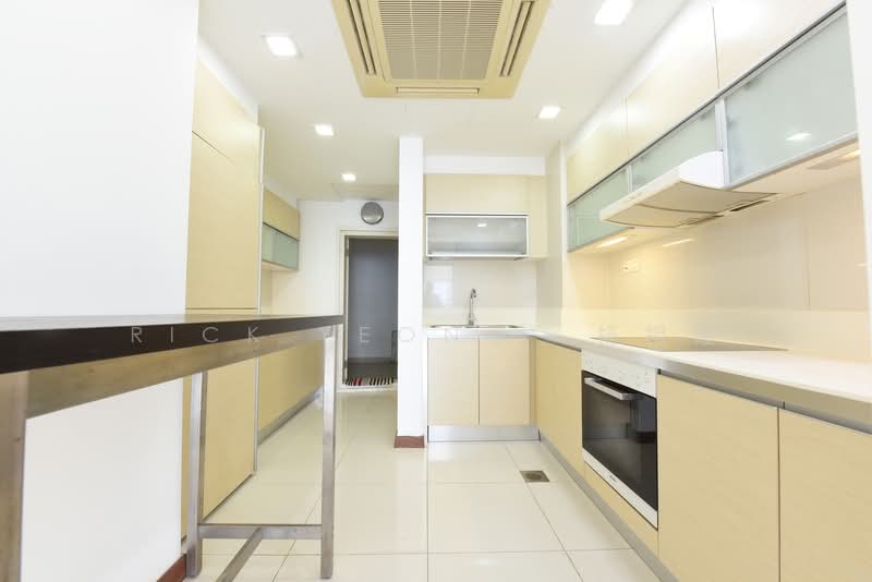 The Sail @ Marina Bay, 6 Marina Boulevard, 4 Bedrooms, 2,200 sqft, Condominium For Rent, by Rick Yeong 杨祖耀, 500140945 - Kitchen - PropertyGuru.com.sg