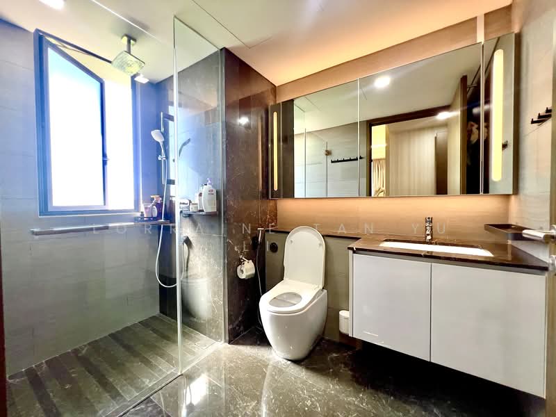 Parc Esta, 902 Sims Avenue, 3 Bedrooms, 958 sqft, Condominium For Sale, by Lorraine Tan Yu Lin, 500140947 - Ensuite Bathroom - PropertyGuru.com.sg