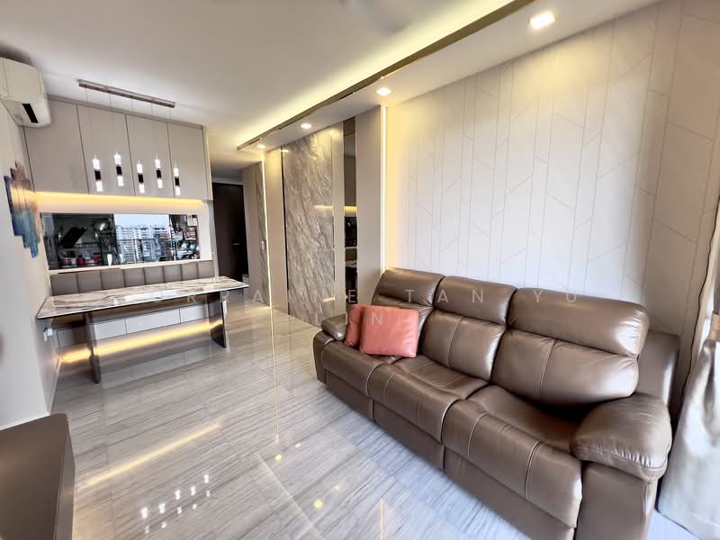 Parc Esta, 902 Sims Avenue, 3 Bedrooms, 958 sqft, Condominium For Sale, by Lorraine Tan Yu Lin, 500140947 - Living Room - PropertyGuru.com.sg