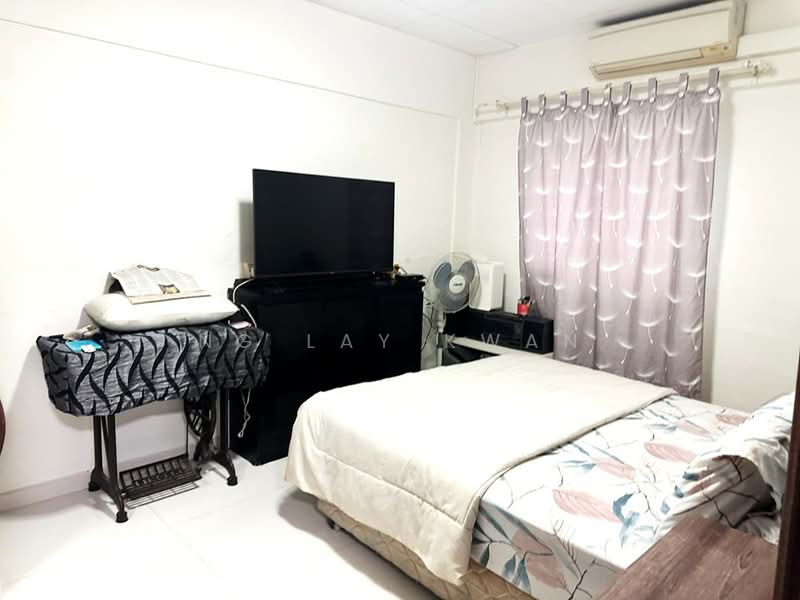 323 Ang Mo Kio Avenue 3, 323 Ang Mo Kio Avenue 3, 1 Bedroom, 516 sqft, HDB Flat For Sale, by Ng Lay Kwan, 500140949 - Bedroom - PropertyGuru.com.sg