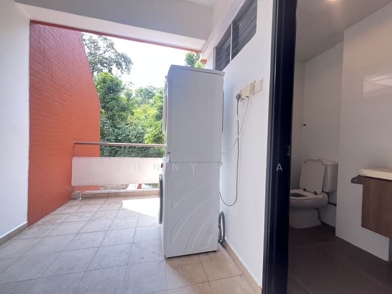 134 Watten Estate, 134 Watten Estate, 3 Bedrooms, 2,406 sqft, Condominium For Rent, by Johnny Chia, 500140957 - Bathroom - PropertyGuru.com.sg