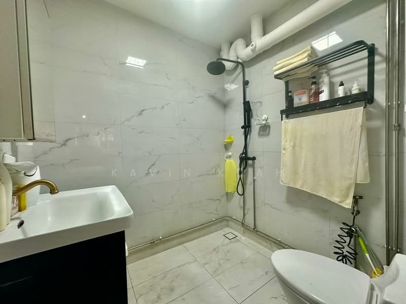 247 Bishan Street 22, 247 Bishan Street 22, 5 Bedrooms, 1,572 sqft, HDB Flat For Sale, by Kavin Kuah, 500140958 - Bathroom - PropertyGuru.com.sg