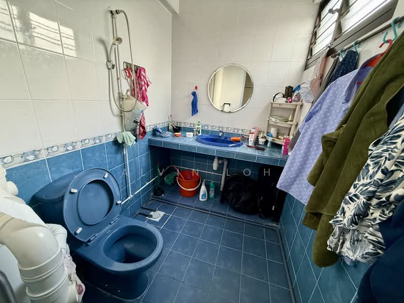 261 Tampines Street 21, 261 Tampines Street 21, 3 Bedrooms, 1,108 sqft, HDB Flat For Rent, by Alvin Loh, 500140966 - Bathroom - PropertyGuru.com.sg