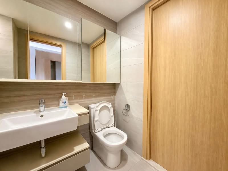 Belgravia Villas, 200 Ang Mo Kio Avenue 5, 6 Bedrooms, 3,585 sqft, Terraced House For Sale, by Lee Yong, 500140968 - Bathroom - PropertyGuru.com.sg