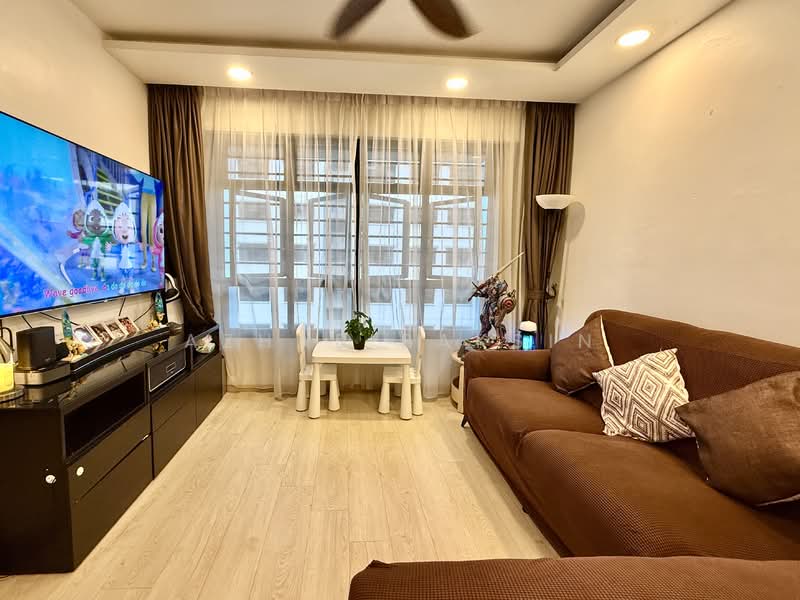 997A Buangkok Crescent, 997A Buangkok Crescent, 3 Bedrooms, 1,011 sqft, HDB Flat For Sale, by Azhar Baksin, 500141003 - Living Room - PropertyGuru.com.sg