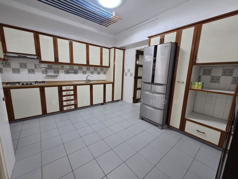 842 Jurong West Street 81, 842 Jurong West Street 81, 4 Bedrooms, 1,582 sqft, HDB Flat For Sale, by Rebecca Choo, 500141009 - Kitchen - PropertyGuru.com.sg
