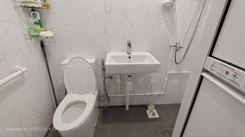301 Ubi Avenue 1, 301 Ubi Avenue 1, 2 Bedrooms, 673 sqft, HDB Flat For Sale, by Andrew Chua, 500141018 - Bathroom - PropertyGuru.com.sg