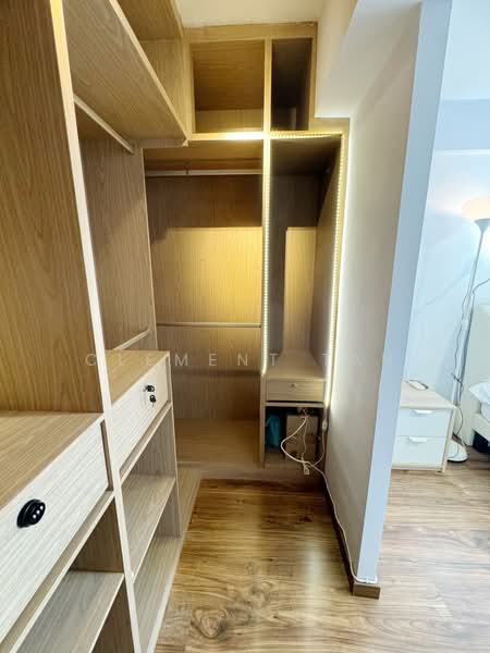 41 Holland Drive, 41 Holland Drive, 2 Bedrooms, 635 sqft, HDB Flat For Sale, by Clement Tan, 500141020 - Walk-in Wardrobe - PropertyGuru.com.sg