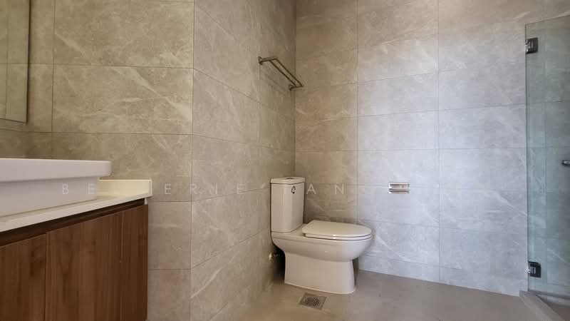 Orange Regency, 101 Fernhill Road, 3 Bedrooms, 2,422 sqft, Apartment For Rent, by Belverie Tang 邓瑞霞, 500141024 - Bathroom - PropertyGuru.com.sg