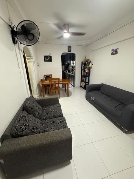 303 Jurong East Street 32, 303 Jurong East Street 32, 2 Bedrooms, 733 sqft, HDB Flat For Sale, by G. Rajan, 500141031 - Living Room - PropertyGuru.com.sg