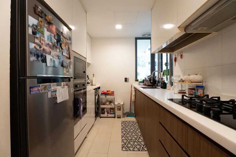Palm Isles, 34 Flora Drive, 3 Bedrooms, 1,119 sqft, Condominium For Sale, by Faritz Hameed, 500141033 - Kitchen - PropertyGuru.com.sg