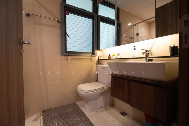 Palm Isles, 34 Flora Drive, 3 Bedrooms, 1,119 sqft, Condominium For Sale, by Faritz Hameed, 500141033 - Bathroom - PropertyGuru.com.sg