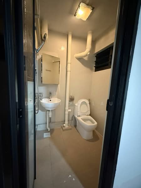 241 Yishun Ring Road, 241 Yishun Ring Road, Room Rental, 150 sqft, HDB Flat For Rent, by Darrion Lau, 500141067 - Bathroom - PropertyGuru.com.sg