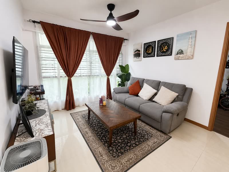 406A Northshore Drive, 406A Northshore Drive, 3 Bedrooms, 1,205 sqft, HDB Flat For Sale, by Adi Mesti Jadi, 500141073 - Living Room - PropertyGuru.com.sg