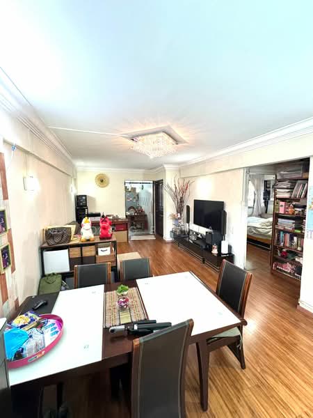 334 Clementi Avenue 2, 334 Clementi Avenue 2, 3 Bedrooms, 990 sqft, HDB Flat For Sale, by George Wang, 500141086 - Living Room - PropertyGuru.com.sg