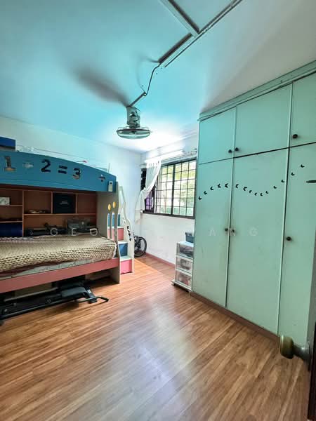 334 Clementi Avenue 2, 334 Clementi Avenue 2, 3 Bedrooms, 990 sqft, HDB Flat For Sale, by George Wang, 500141086 - Bedroom - PropertyGuru.com.sg