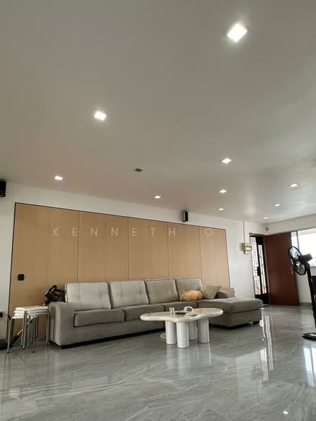 213 Bukit Batok Street 21, 213 Bukit Batok Street 21, 2 Bedrooms, 1,001 sqft, HDB Flat For Rent, by Kenneth Ong, 500141097 - Living Room - PropertyGuru.com.sg