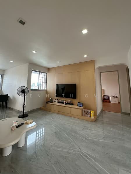 213 Bukit Batok Street 21, 213 Bukit Batok Street 21, 2 Bedrooms, 1,001 sqft, HDB Flat For Rent, by Kenneth Ong, 500141097 - Living Room - PropertyGuru.com.sg
