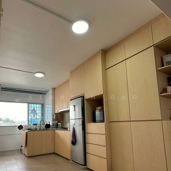 213 Bukit Batok Street 21, 213 Bukit Batok Street 21, 2 Bedrooms, 1,001 sqft, HDB Flat For Rent, by Kenneth Ong, 500141097 - Kitchen - PropertyGuru.com.sg