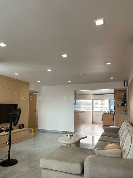 213 Bukit Batok Street 21, 213 Bukit Batok Street 21, 2 Bedrooms, 1,001 sqft, HDB Flat For Rent, by Kenneth Ong, 500141097 - Living Room - PropertyGuru.com.sg