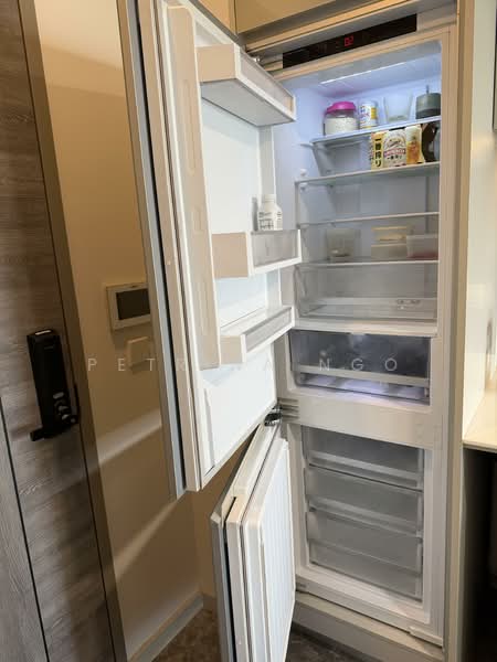 Margaret Ville, 20 Margaret Drive, 1 Bedroom, 463 sqft, Apartment For Sale, by Petrina Ngo, 500141101 - Fridge  - PropertyGuru.com.sg