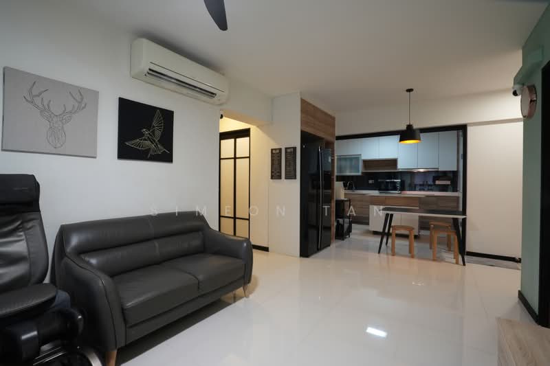 933A Hougang Avenue 9, 933A Hougang Avenue 9, 3 Bedrooms, 990 sqft, HDB Flat For Sale, by Simeon Tan, 500141110 - Living Room - PropertyGuru.com.sg