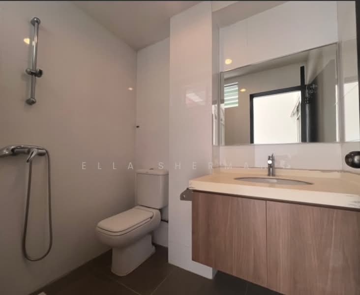 134 Watten Estate, 134 Watten Estate, 3 Bedrooms, 2,406 sqft, Condominium For Rent, by Ella Sherman, 500141114 - Bathroom - PropertyGuru.com.sg