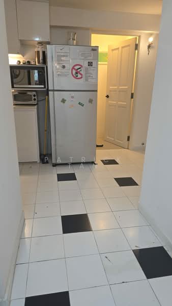 Lucky Plaza, 304 Orchard Road, Orchard / River Valley, 4 Bedrooms, 829 sqft, Apartment For Sale, by Patrick Tan, 500141119 - Kitchen - PropertyGuru.com.sg