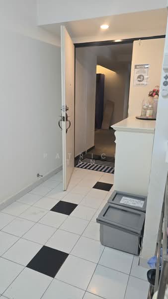 Lucky Plaza, 304 Orchard Road, Orchard / River Valley, 4 Bedrooms, 829 sqft, Apartment For Sale, by Patrick Tan, 500141119 - Entrance - PropertyGuru.com.sg