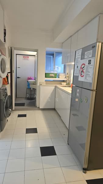 Lucky Plaza, 304 Orchard Road, Orchard / River Valley, 4 Bedrooms, 829 sqft, Apartment For Sale, by Patrick Tan, 500141119 - Kitchen - PropertyGuru.com.sg