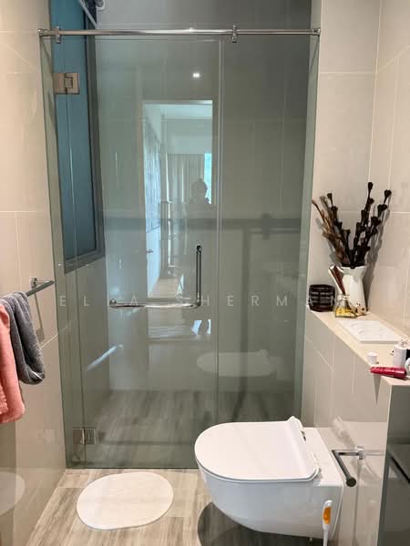 Pollen & Bleu, 17 Farrer Drive, 2 Bedrooms, 1,163 sqft, Condominium For Sale, by Ella Sherman, 500141130 - Bathroom - PropertyGuru.com.sg